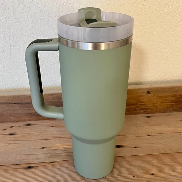 Stanley Tumbler 40oz in Soft Matte Green Bay Leaf - Picture 2 of 5